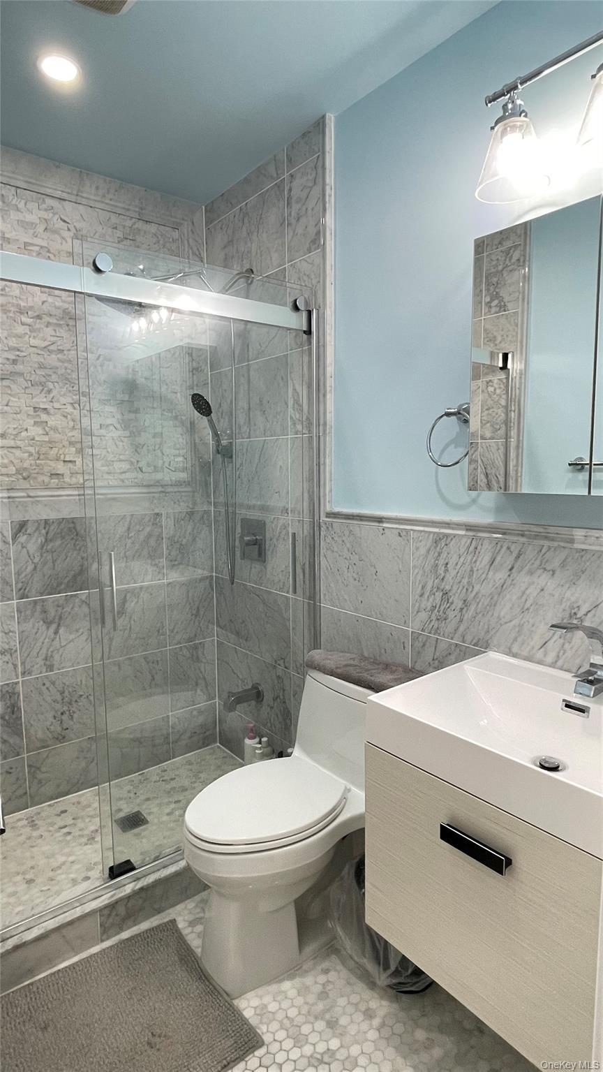 Single Family Van Zandt Avenue Queens, NY 11362, MLS-990066-26