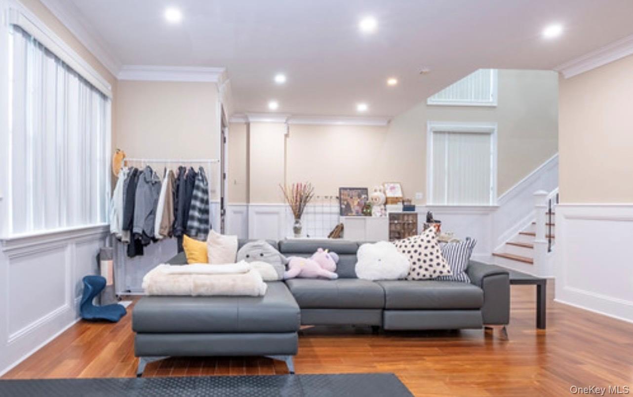 Single Family Van Zandt Avenue Queens, NY 11362, MLS-990066-6