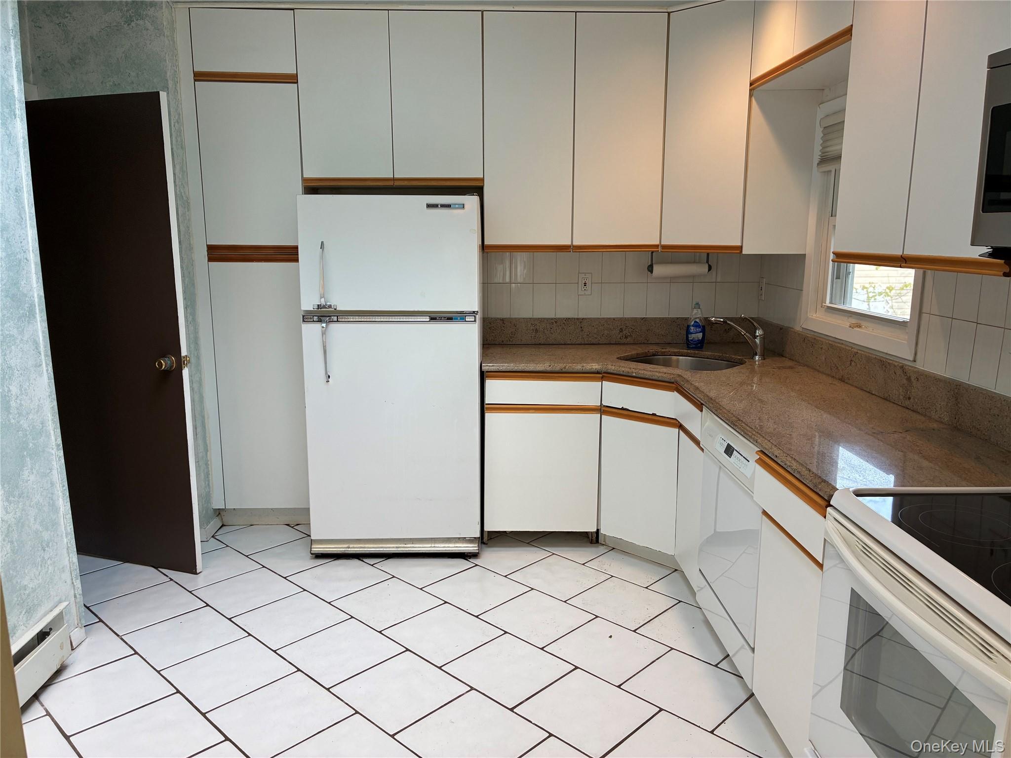 Single Family Stephen Marc  Nassau County, NY 11554, MLS-990069-5