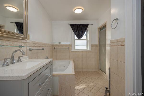 Single Family Selover  Queens, NY 11434, MLS-990071-17