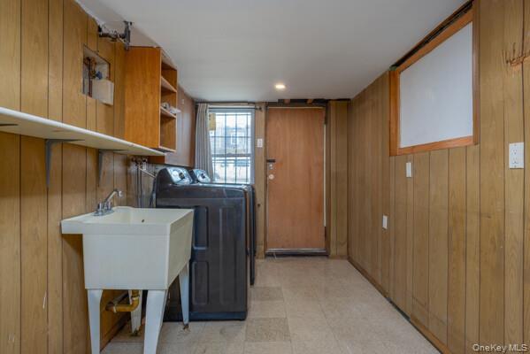 Single Family Selover  Queens, NY 11434, MLS-990071-24