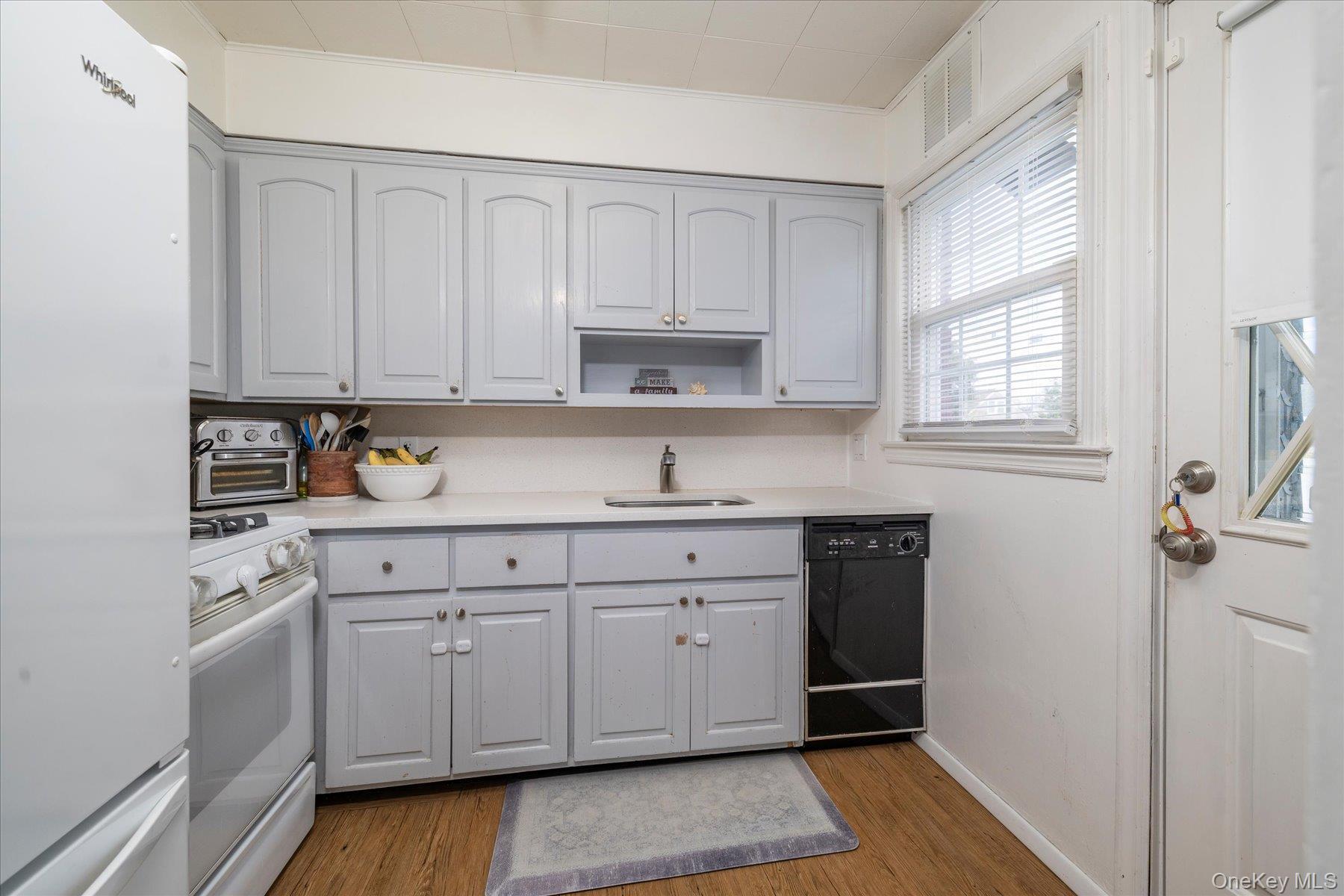 Single Family Laurel  Nassau County, NY 11510, MLS-990072-12