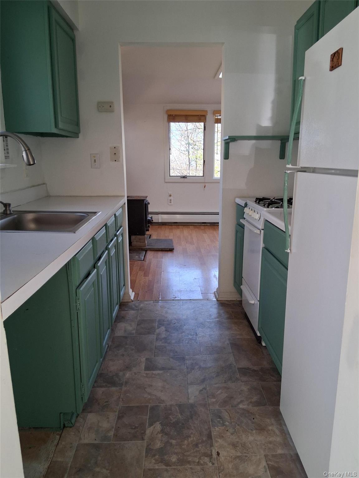 Single Family Oakwood  Orange County, NY 10950, MLS-990080-7