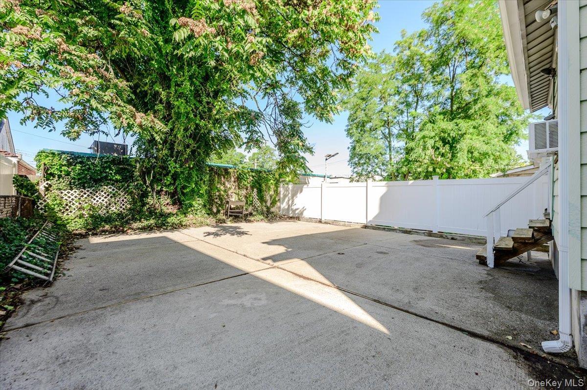 Single Family Davis Avenue  Staten Island, NY 10310, MLS-990086-22