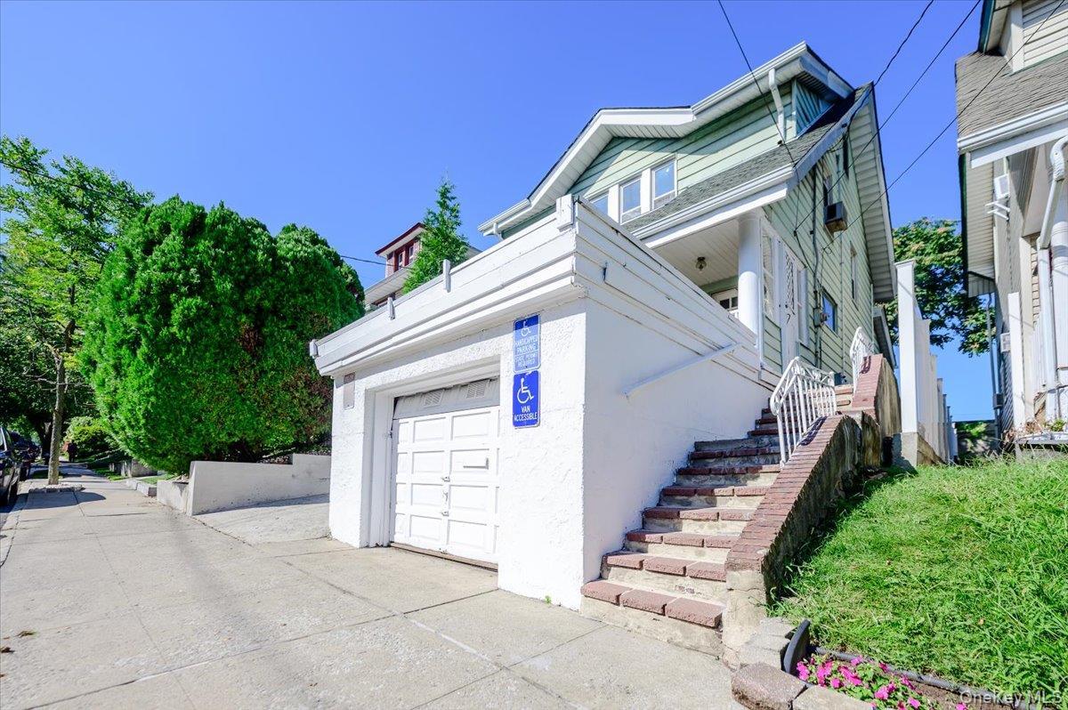 Single Family Davis Avenue  Staten Island, NY 10310, MLS-990086-25