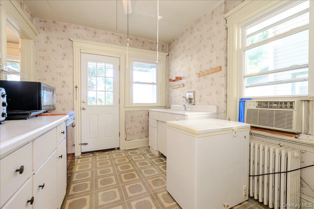 Single Family Davis Avenue  Staten Island, NY 10310, MLS-990086-8