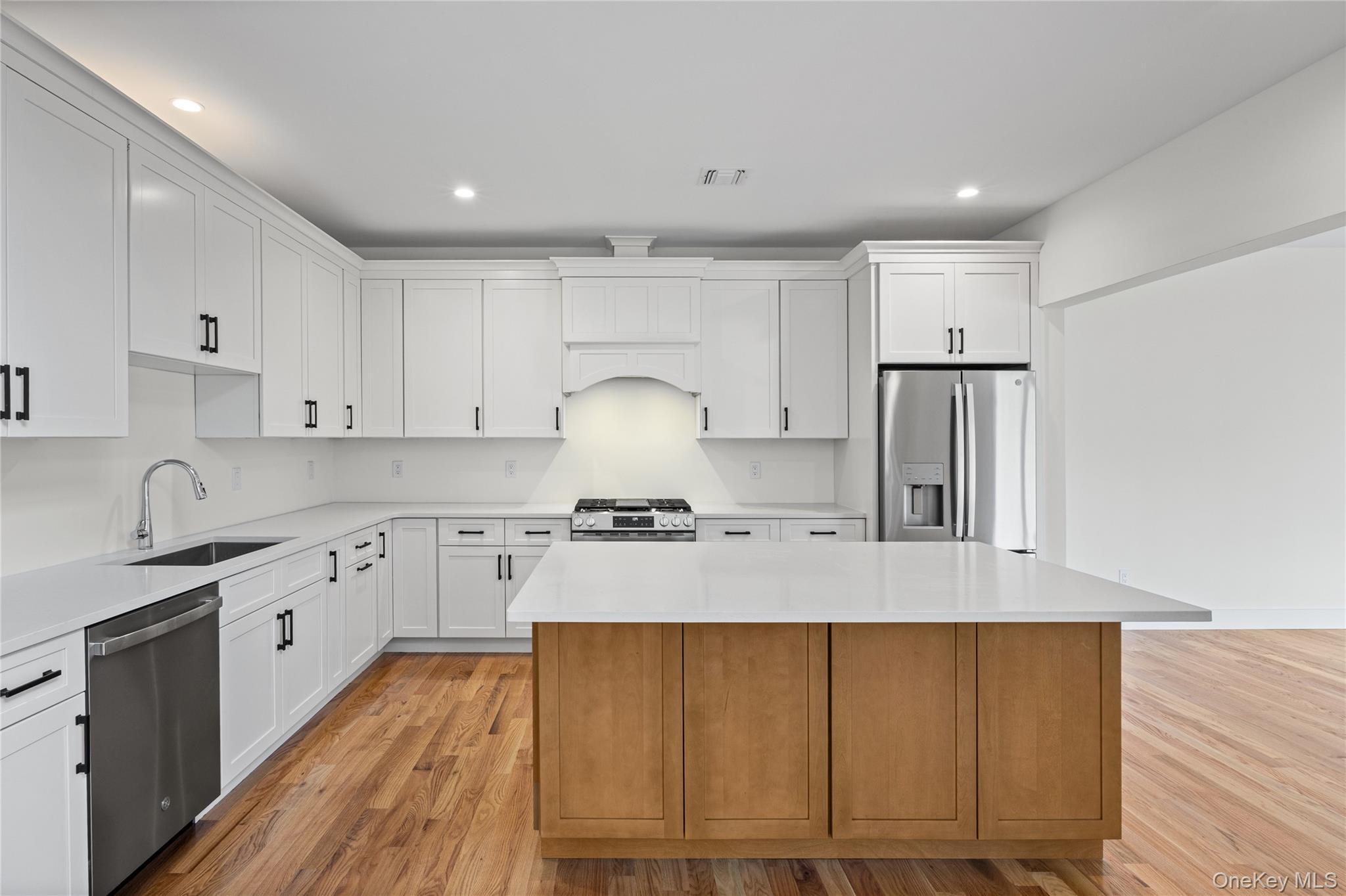Single Family Jersey Avenue  Suffolk County, NY 11764, MLS-990098-13