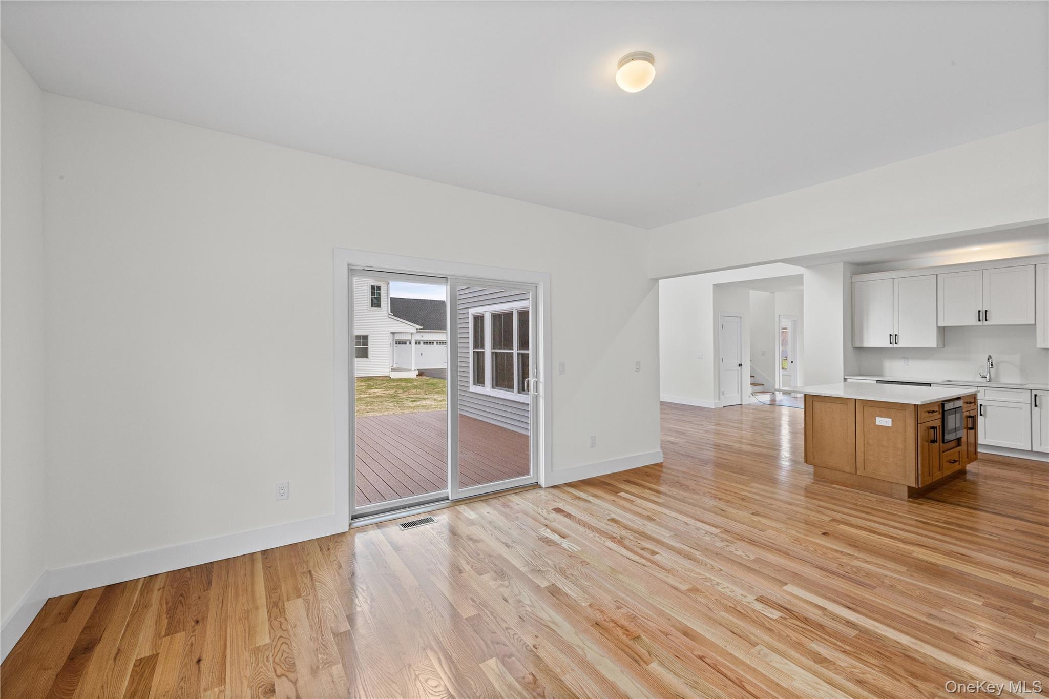 Single Family Jersey Avenue  Suffolk County, NY 11764, MLS-990098-21