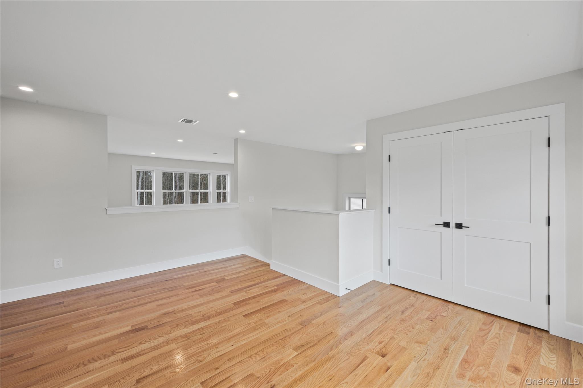 Single Family Jersey Avenue  Suffolk County, NY 11764, MLS-990098-32