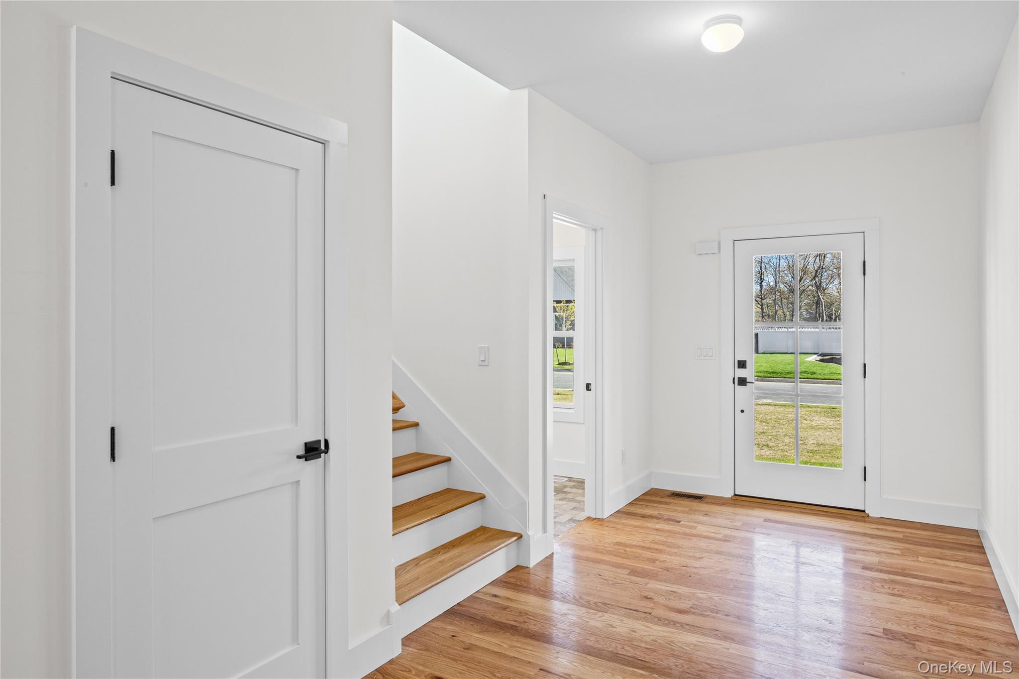 Single Family Jersey Avenue  Suffolk County, NY 11764, MLS-990098-7