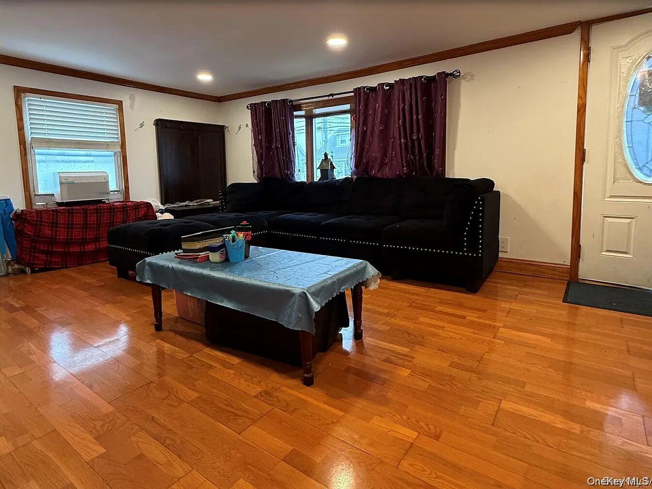 Single Family Litchfield Avenue Nassau County, NY 11003, MLS-990114-2