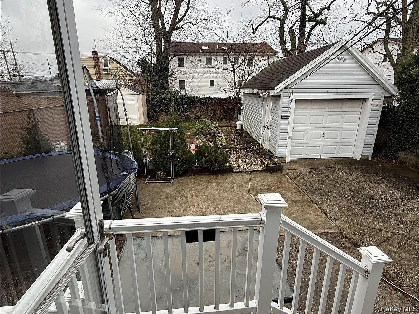 Single Family Litchfield Avenue Nassau County, NY 11003, MLS-990114-6