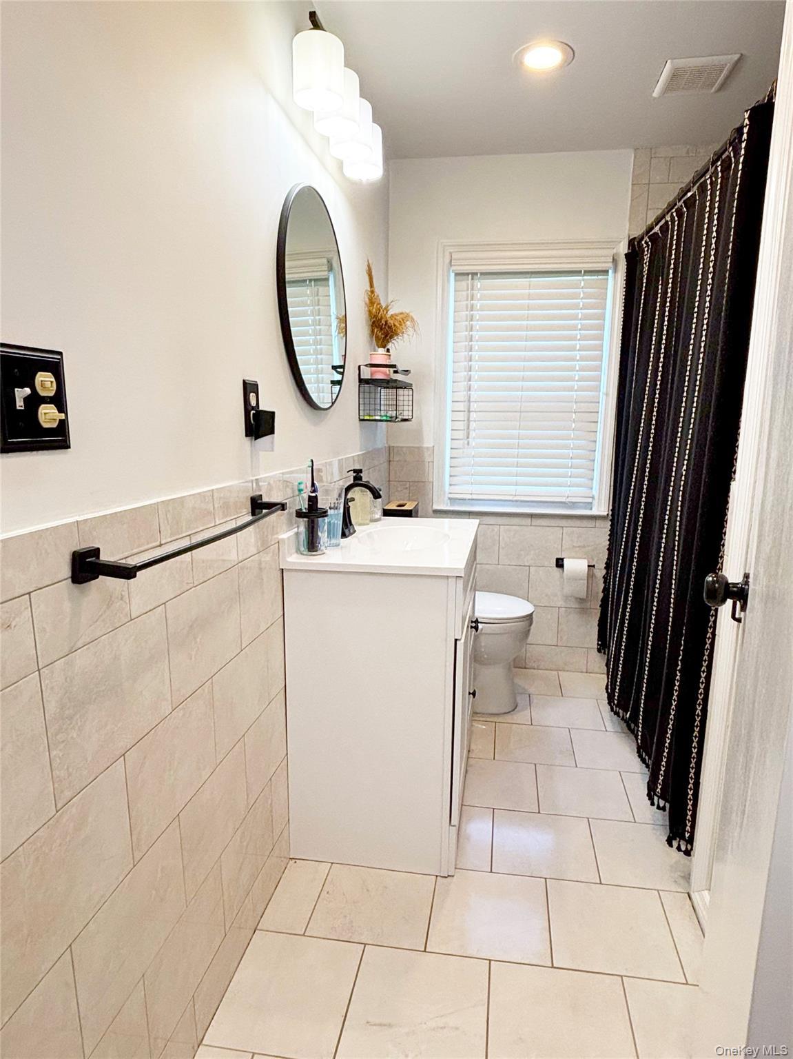 Single Family Public  Suffolk County, NY 11788, MLS-990121-17