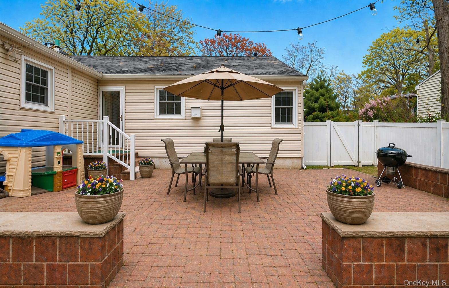 Single Family Huyler  Suffolk County, NY 11733, MLS-990135-22