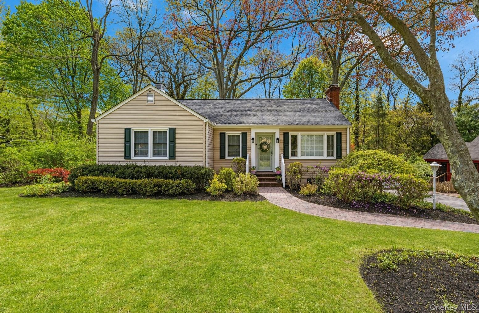 Single Family Huyler  Suffolk County, NY 11733, MLS-990135-3