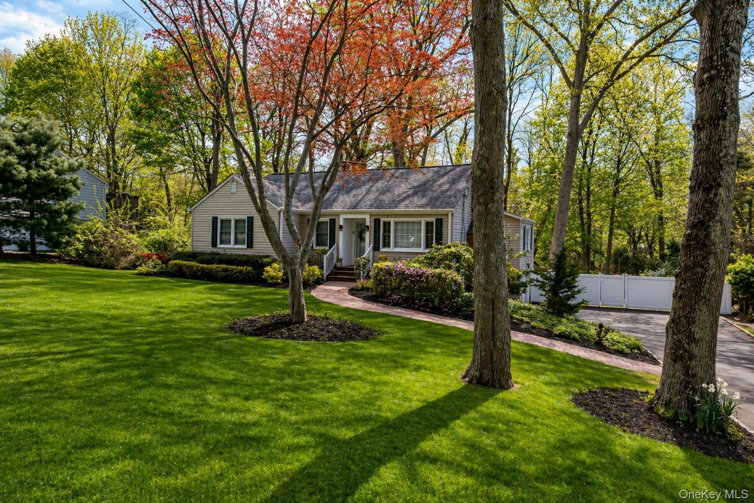 Single Family Huyler  Suffolk County, NY 11733, MLS-990135-5