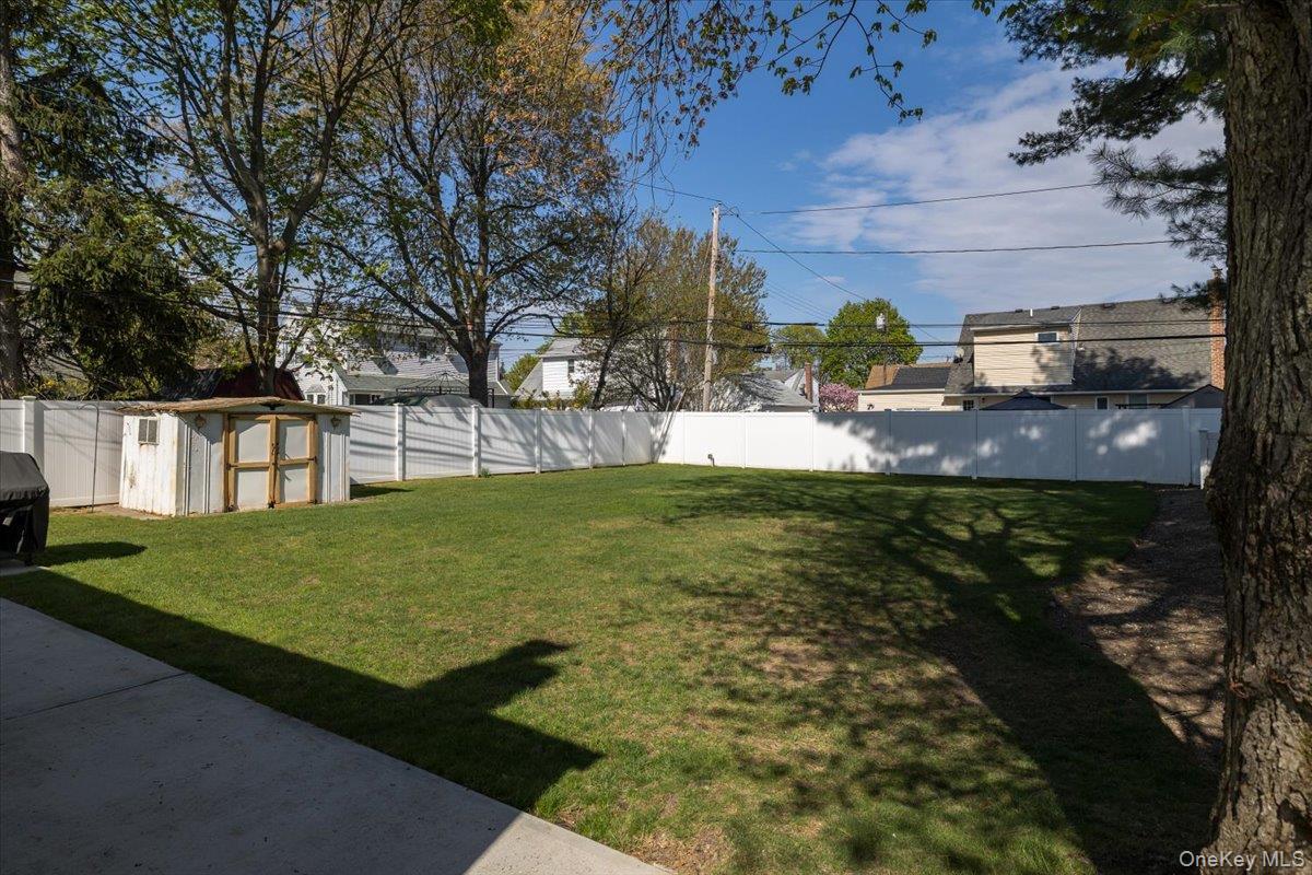 Single Family Louis  Nassau County, NY 11735, MLS-990141-27