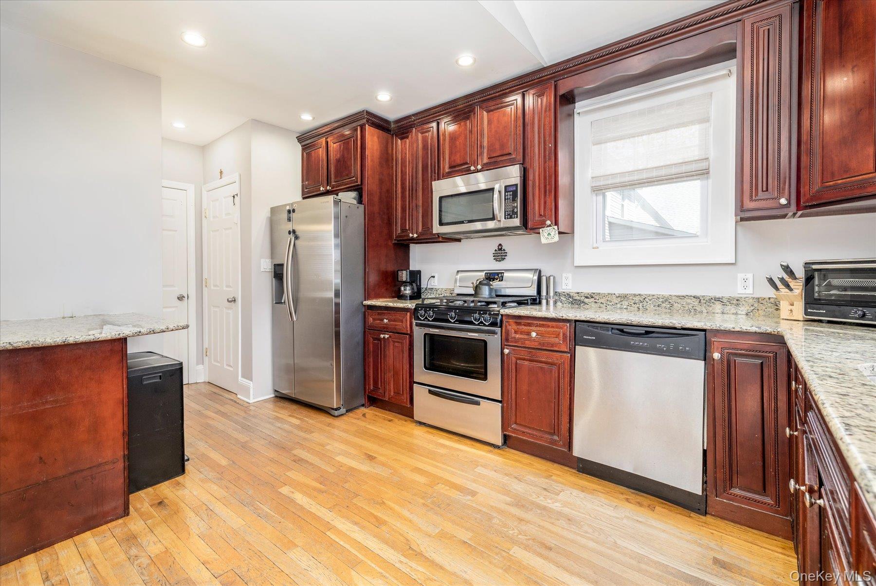 Single Family Nassau  Nassau County, NY 11565, MLS-990147-10