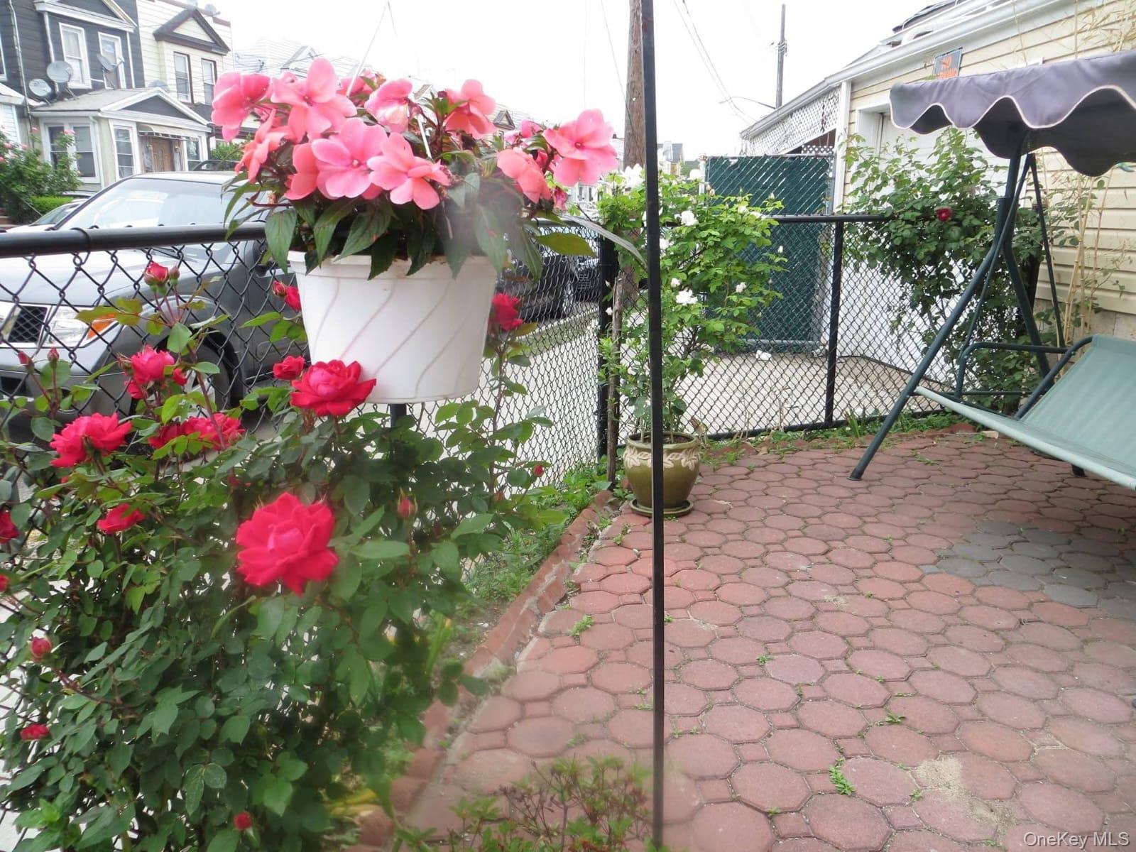 Single Family Metropolitan  Queens, NY 11418, MLS-990192-26
