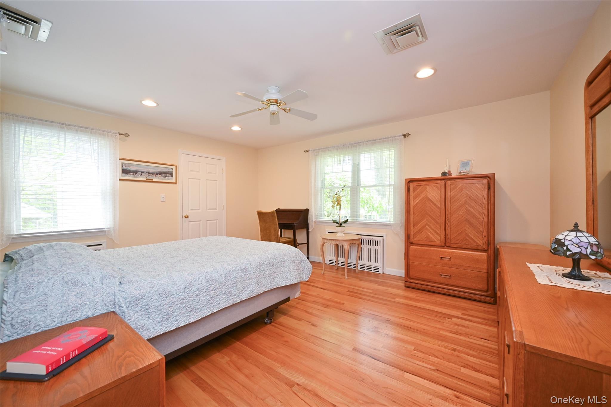 Single Family Roundabout  Suffolk County, NY 11787, MLS-990199-10