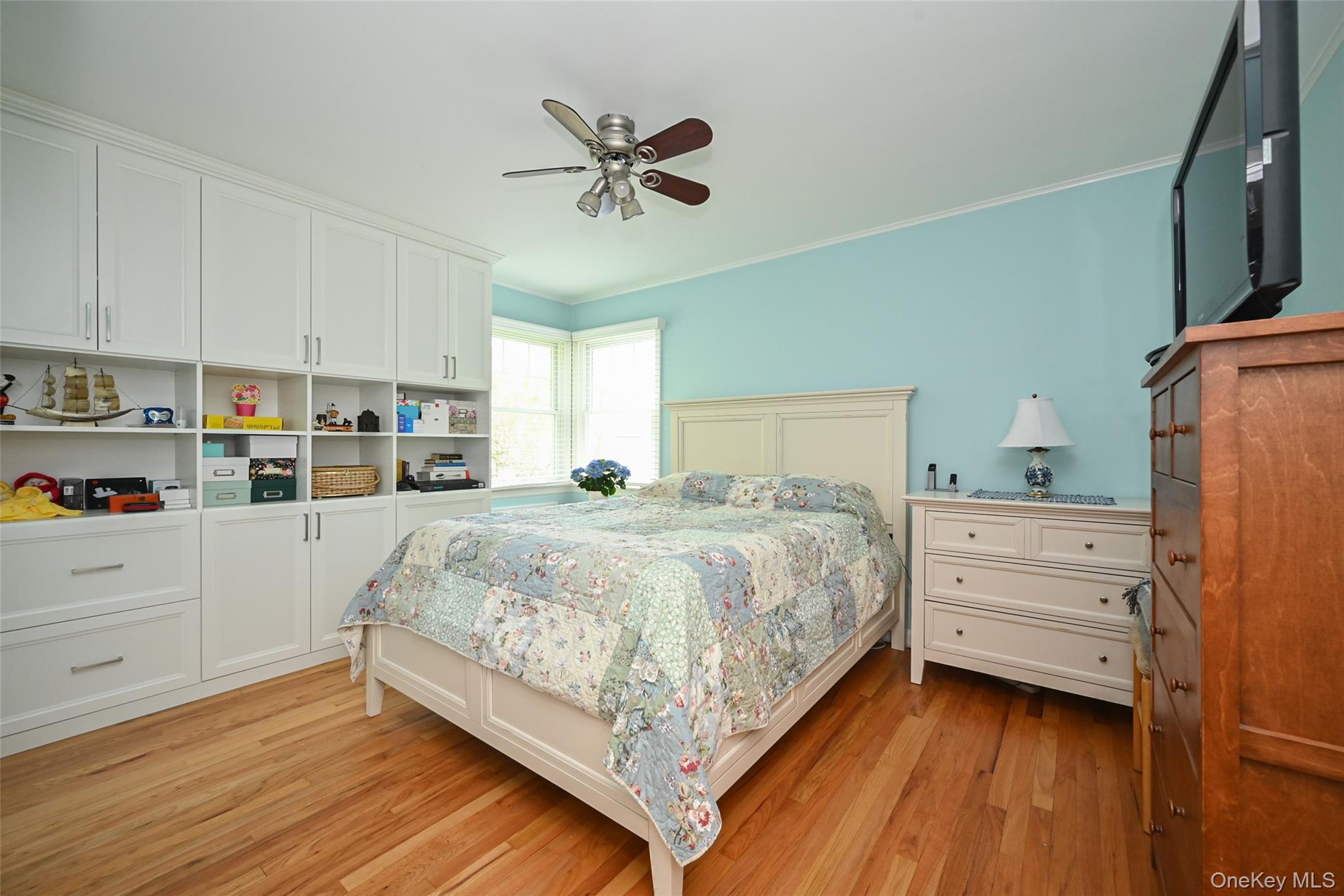 Single Family Roundabout  Suffolk County, NY 11787, MLS-990199-13