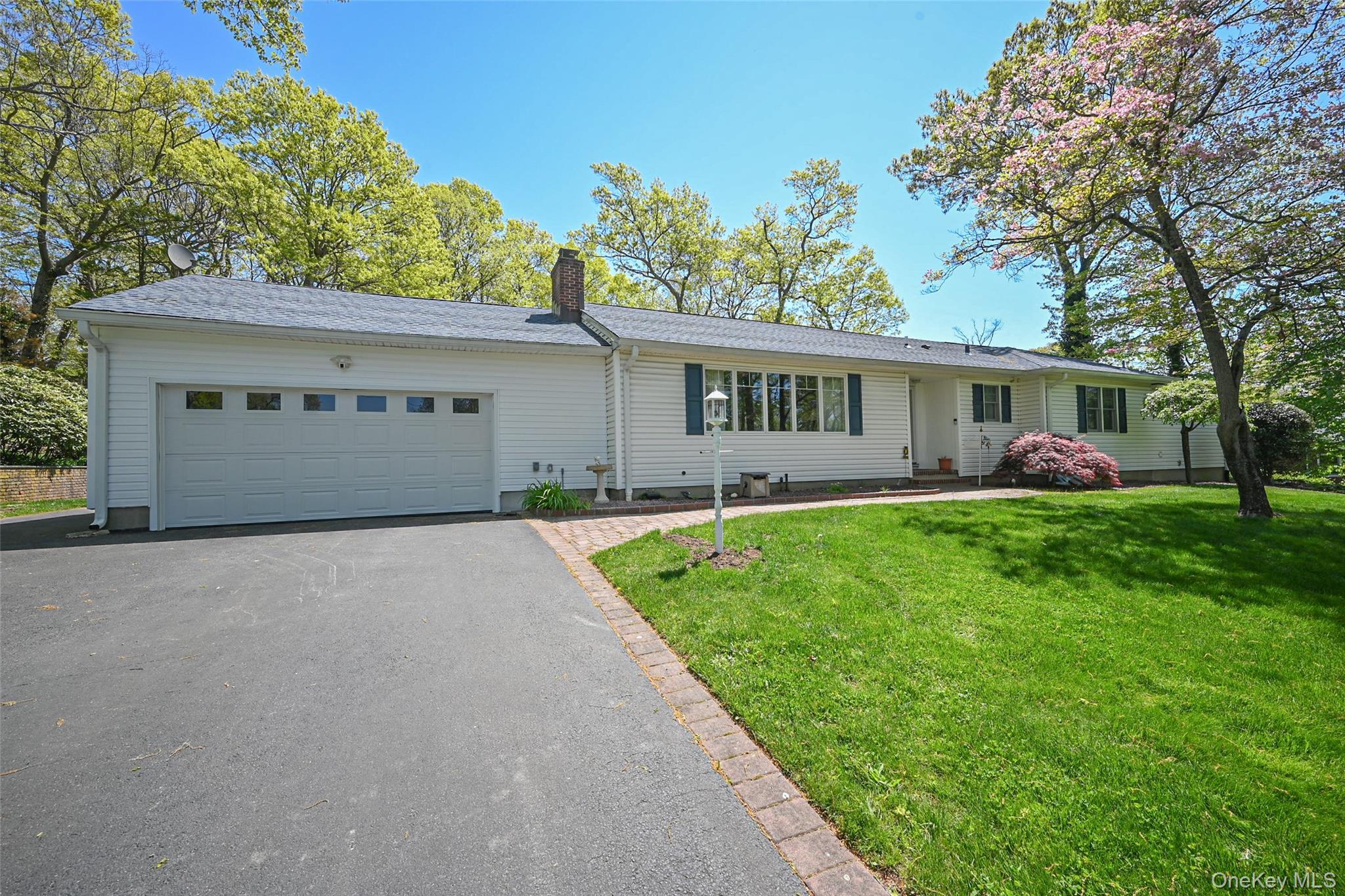 Single Family Roundabout  Suffolk County, NY 11787, MLS-990199-2