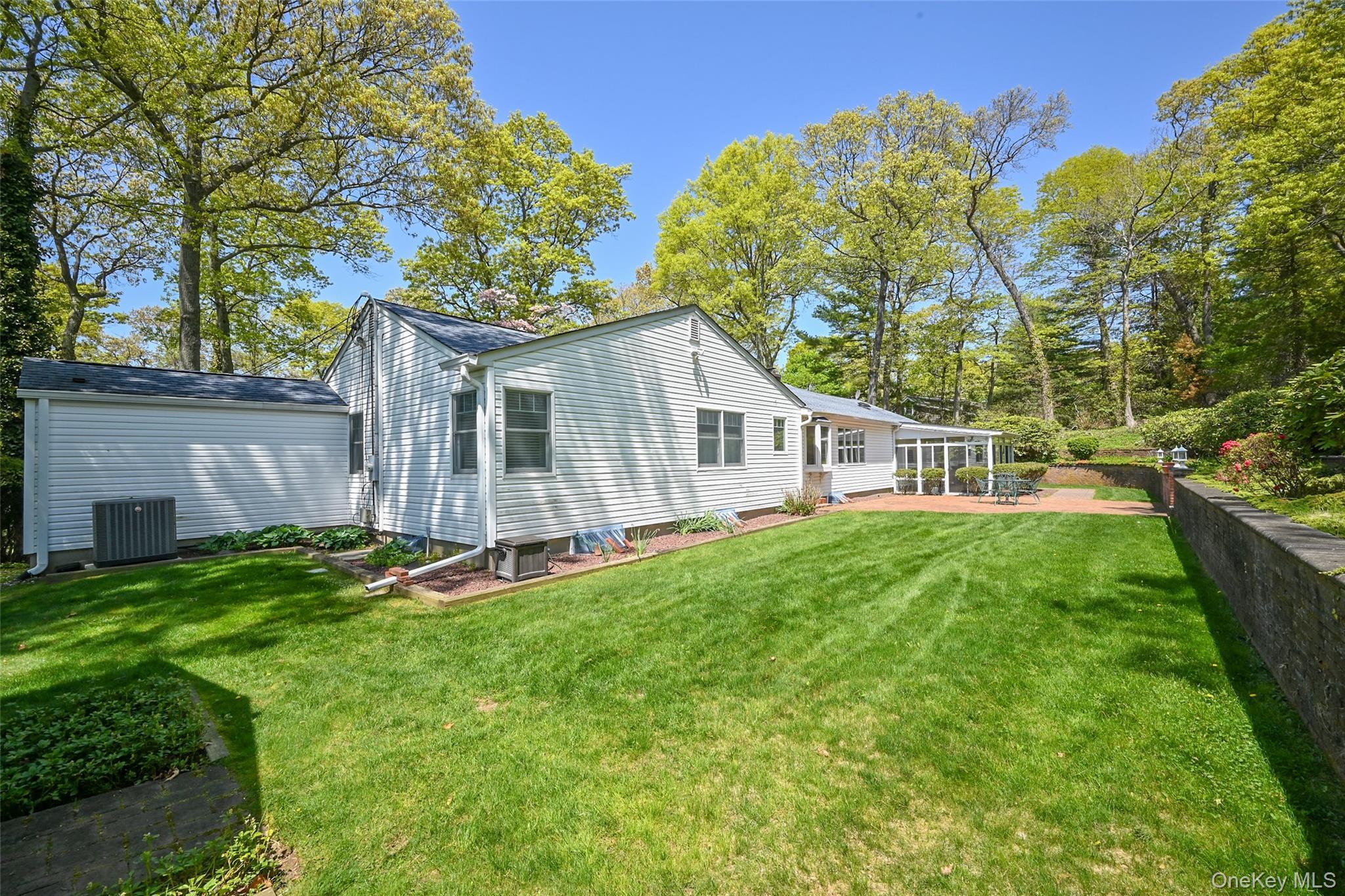 Single Family Roundabout  Suffolk County, NY 11787, MLS-990199-24