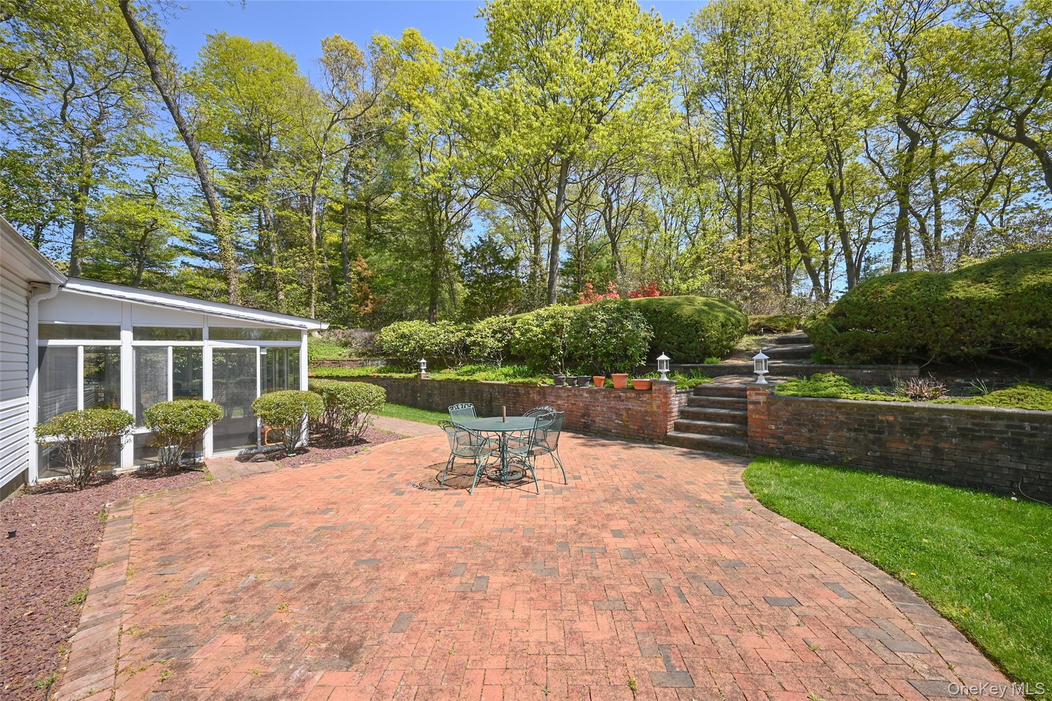 Single Family Roundabout  Suffolk County, NY 11787, MLS-990199-25