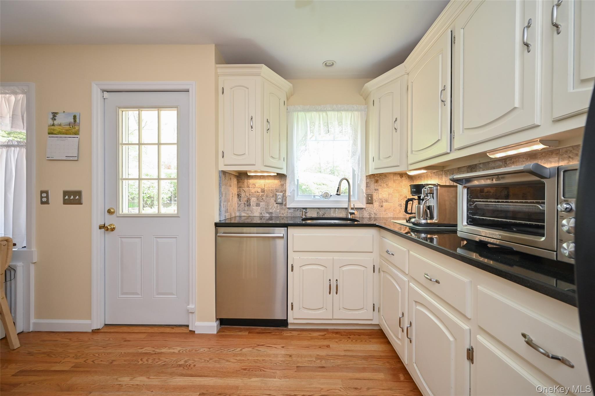 Single Family Roundabout  Suffolk County, NY 11787, MLS-990199-7