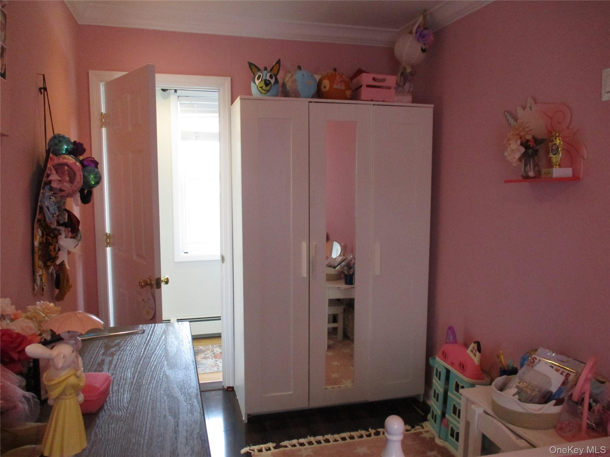 Single Family Kopf  Nassau County, NY 11710, MLS-990214-16