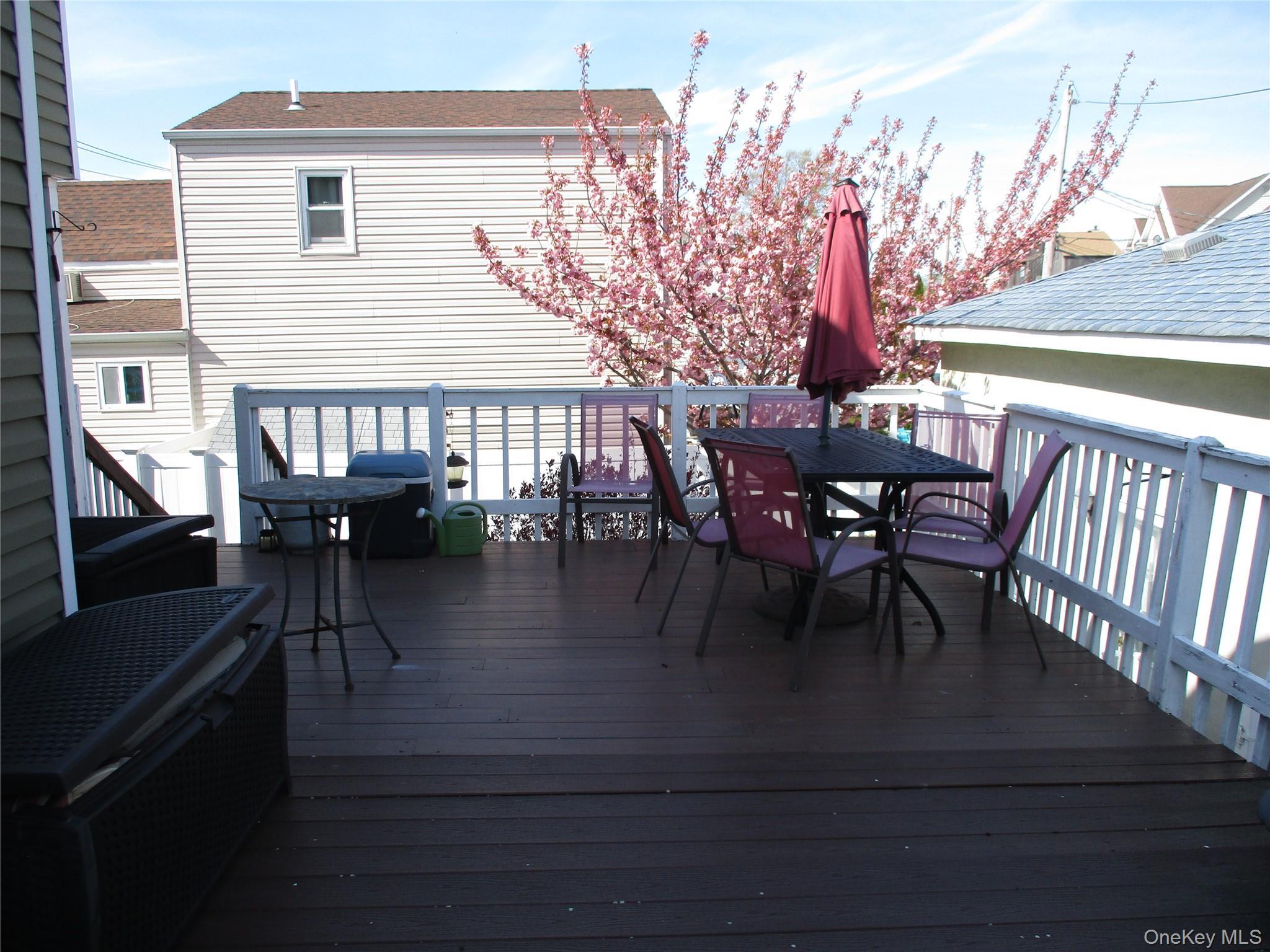 Single Family Kopf  Nassau County, NY 11710, MLS-990214-26