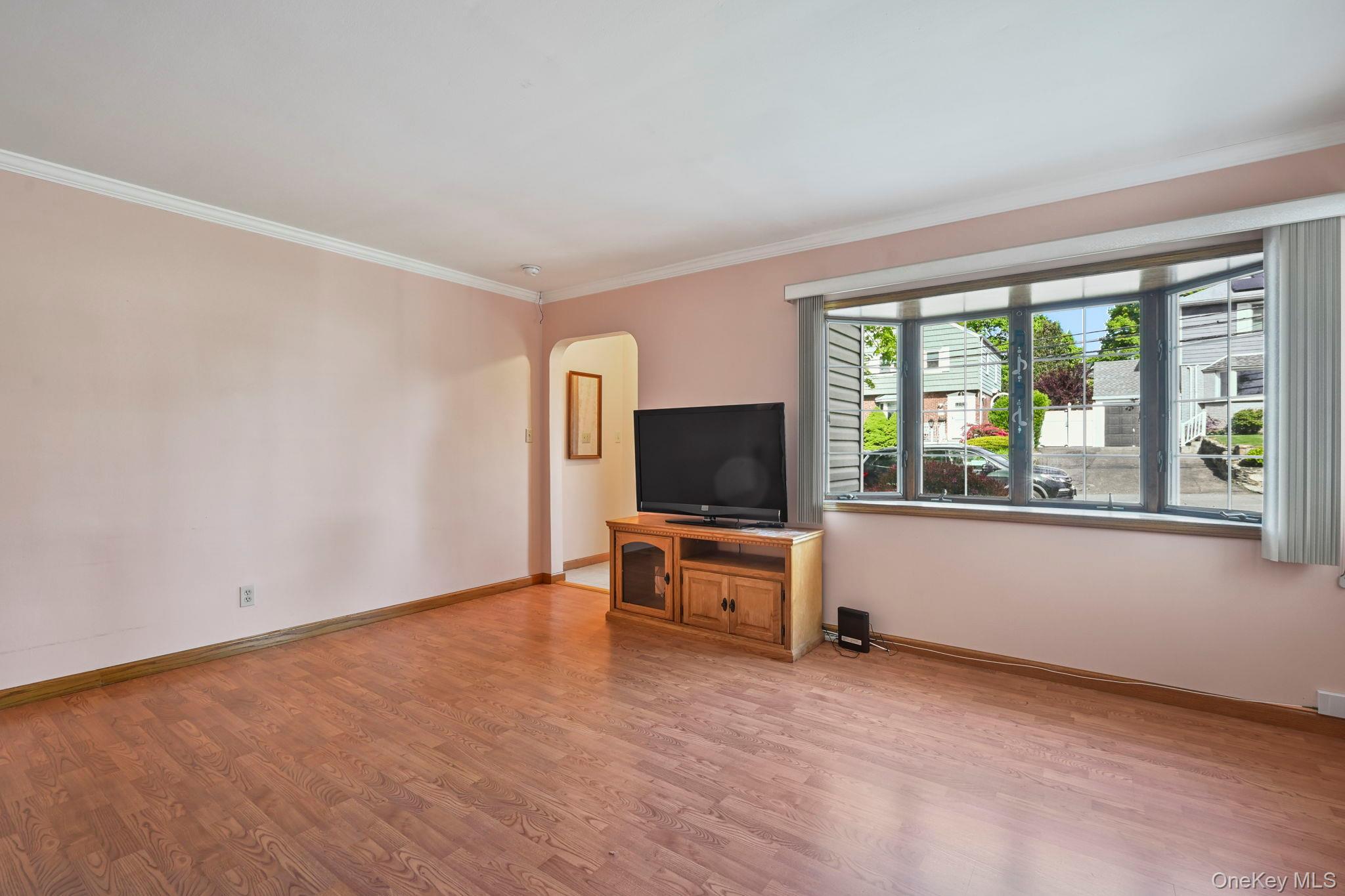 Single Family Croydon  Westchester County, NY 10710, MLS-990221-12