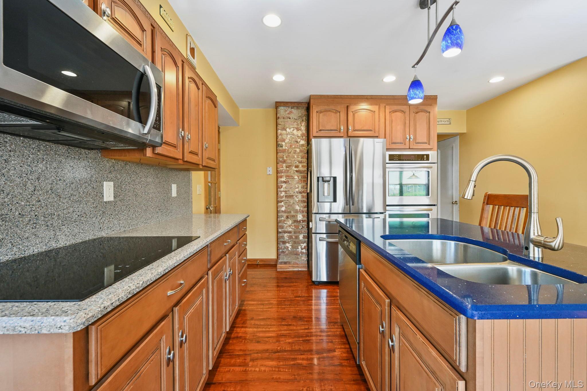 Single Family Croydon  Westchester County, NY 10710, MLS-990221-20