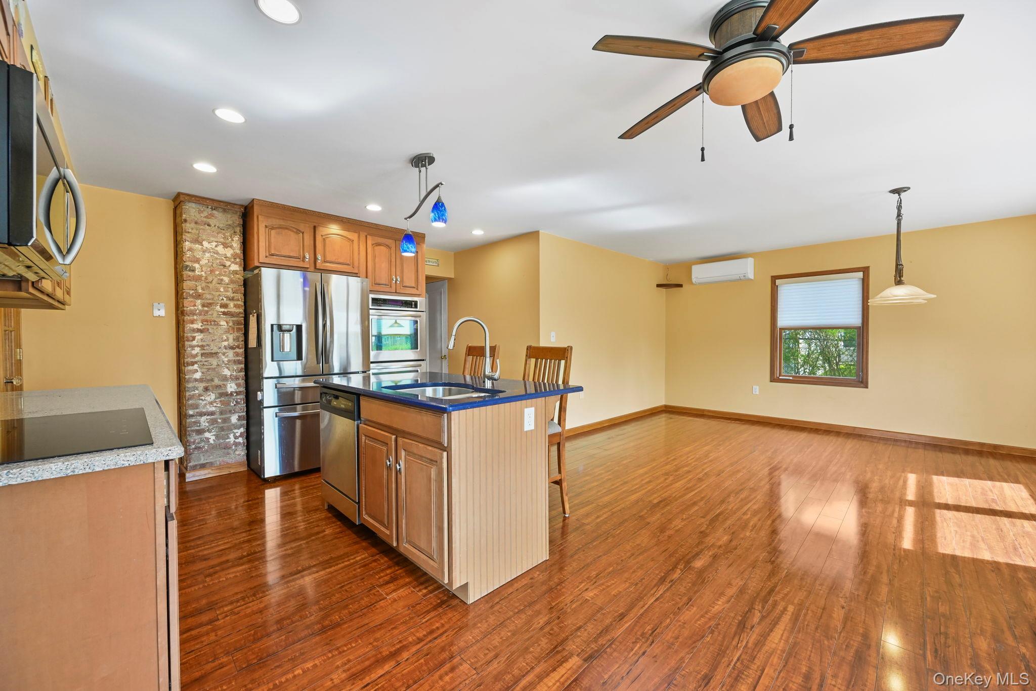 Single Family Croydon  Westchester County, NY 10710, MLS-990221-21