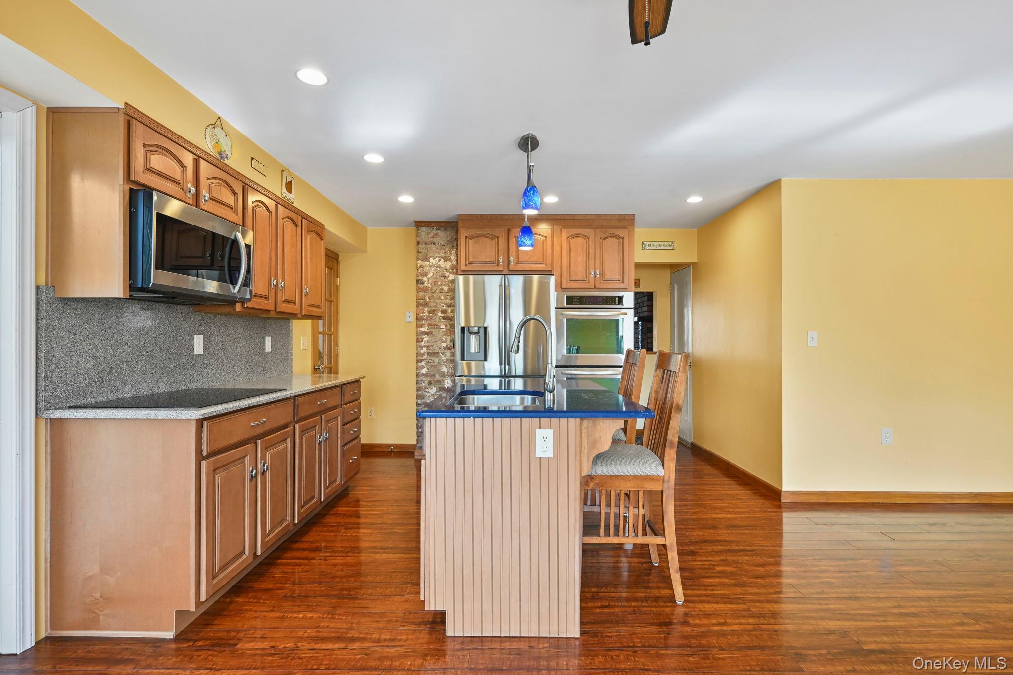 Single Family Croydon  Westchester County, NY 10710, MLS-990221-22