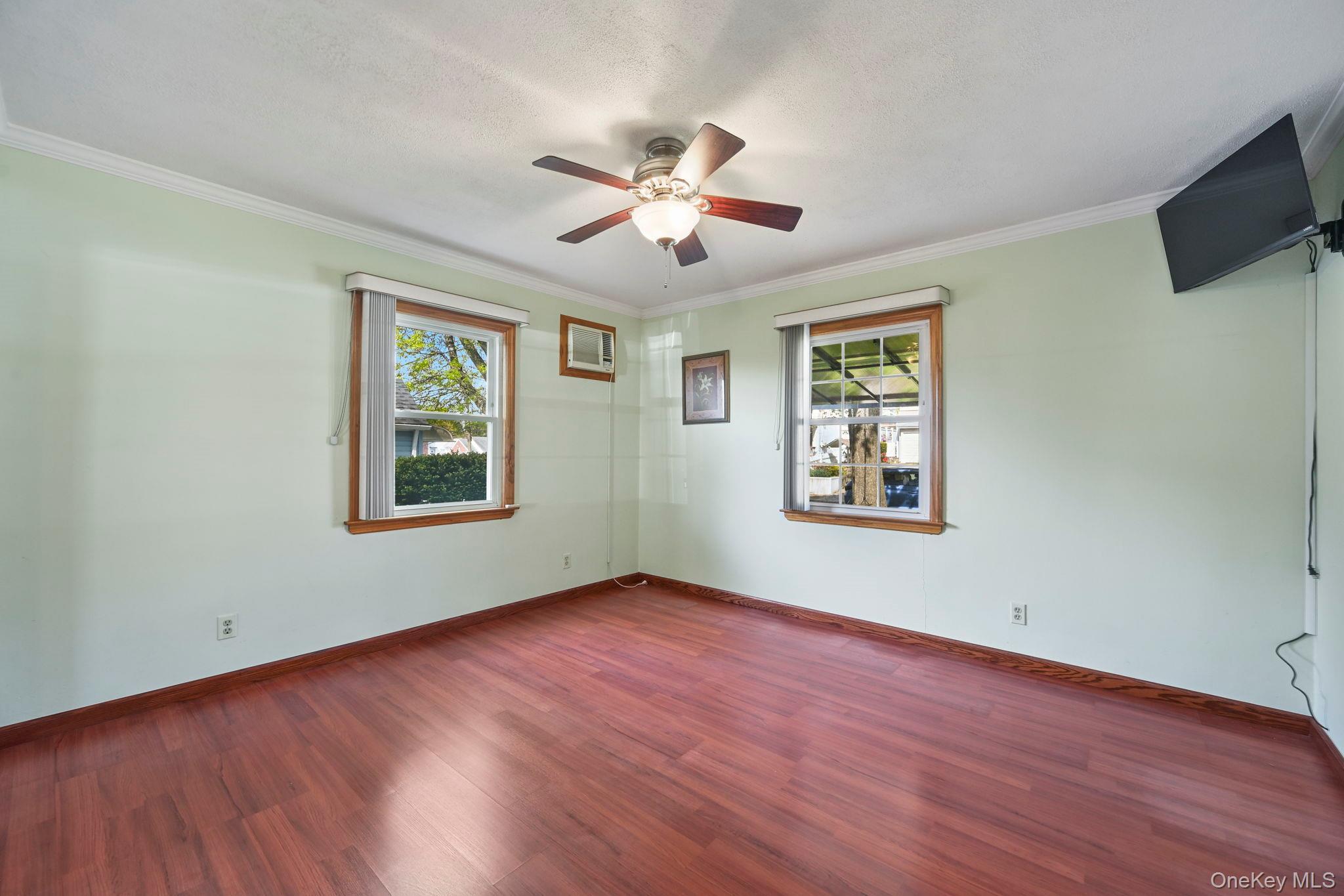 Single Family Croydon  Westchester County, NY 10710, MLS-990221-25