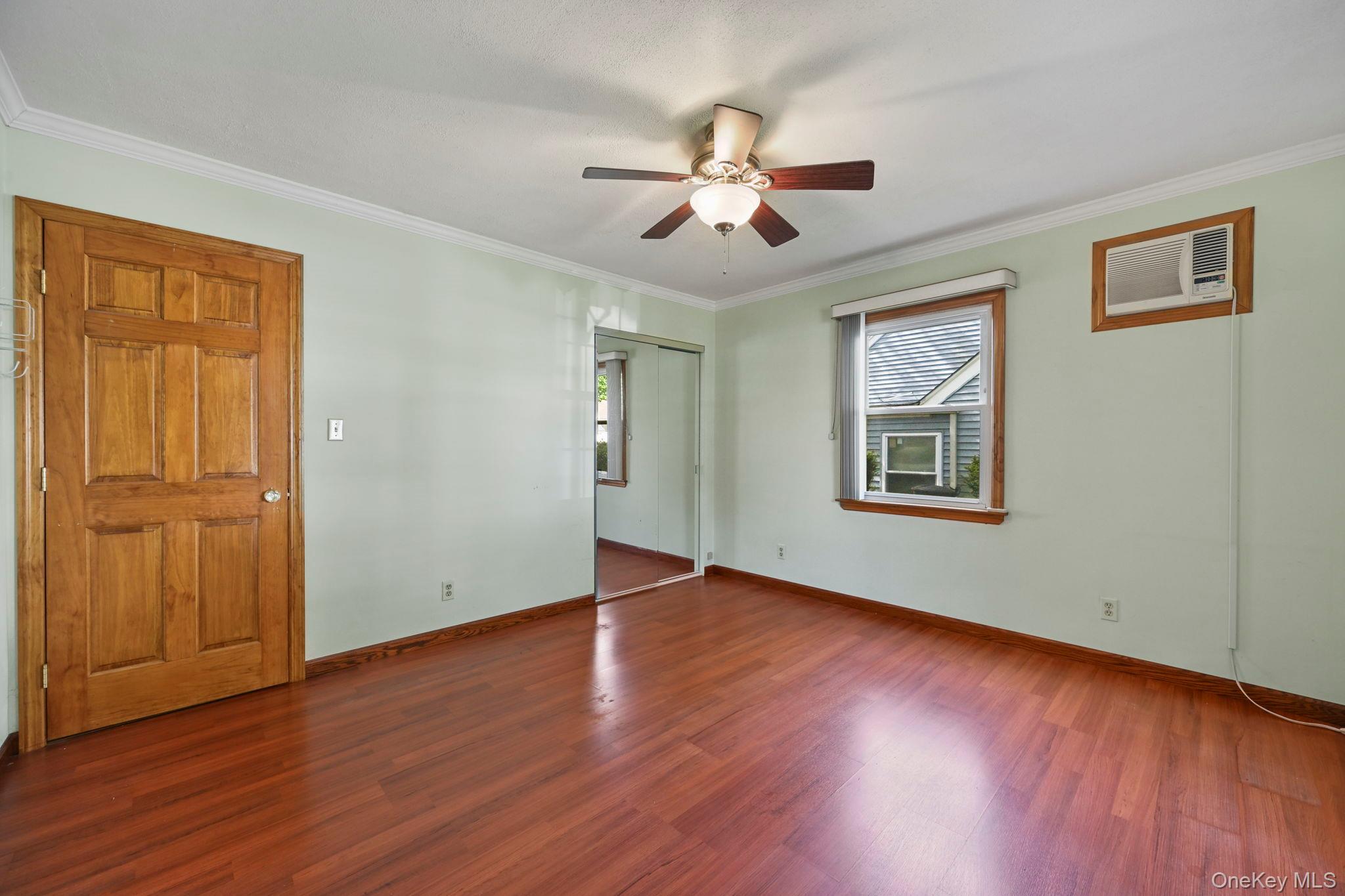 Single Family Croydon  Westchester County, NY 10710, MLS-990221-26