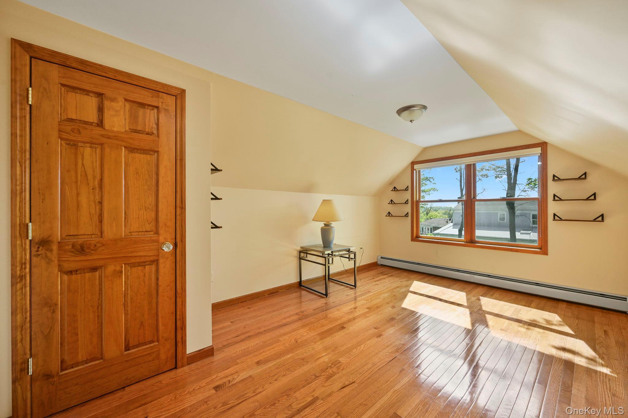 Single Family Croydon  Westchester County, NY 10710, MLS-990221-32