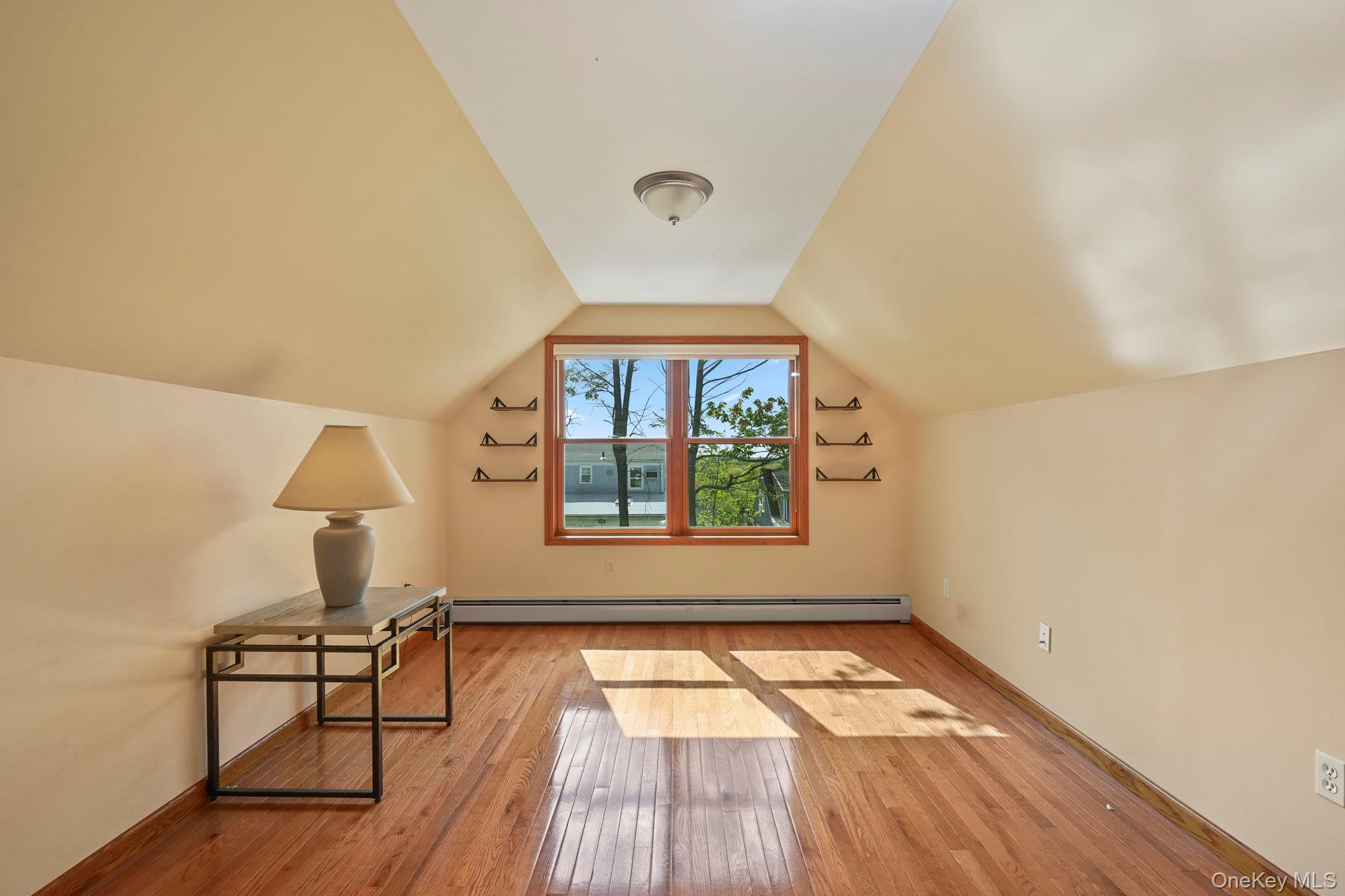 Single Family Croydon  Westchester County, NY 10710, MLS-990221-33