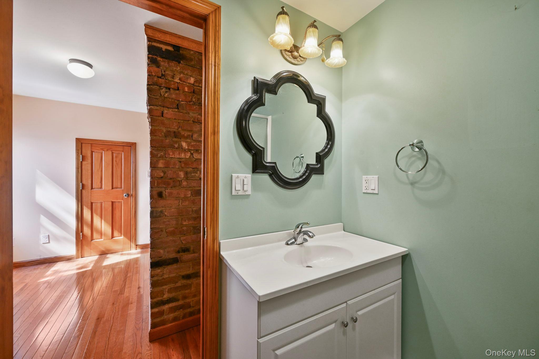 Single Family Croydon  Westchester County, NY 10710, MLS-990221-36