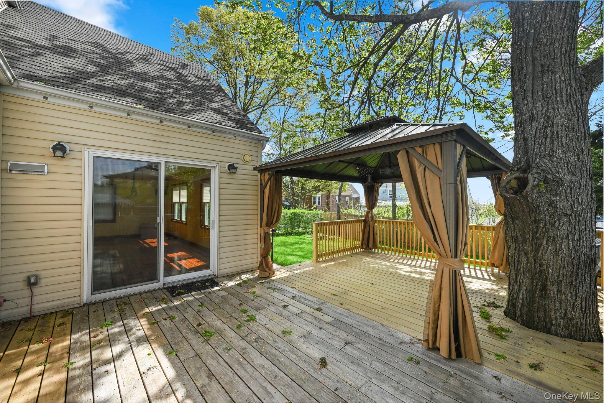 Single Family Croydon  Westchester County, NY 10710, MLS-990221-43