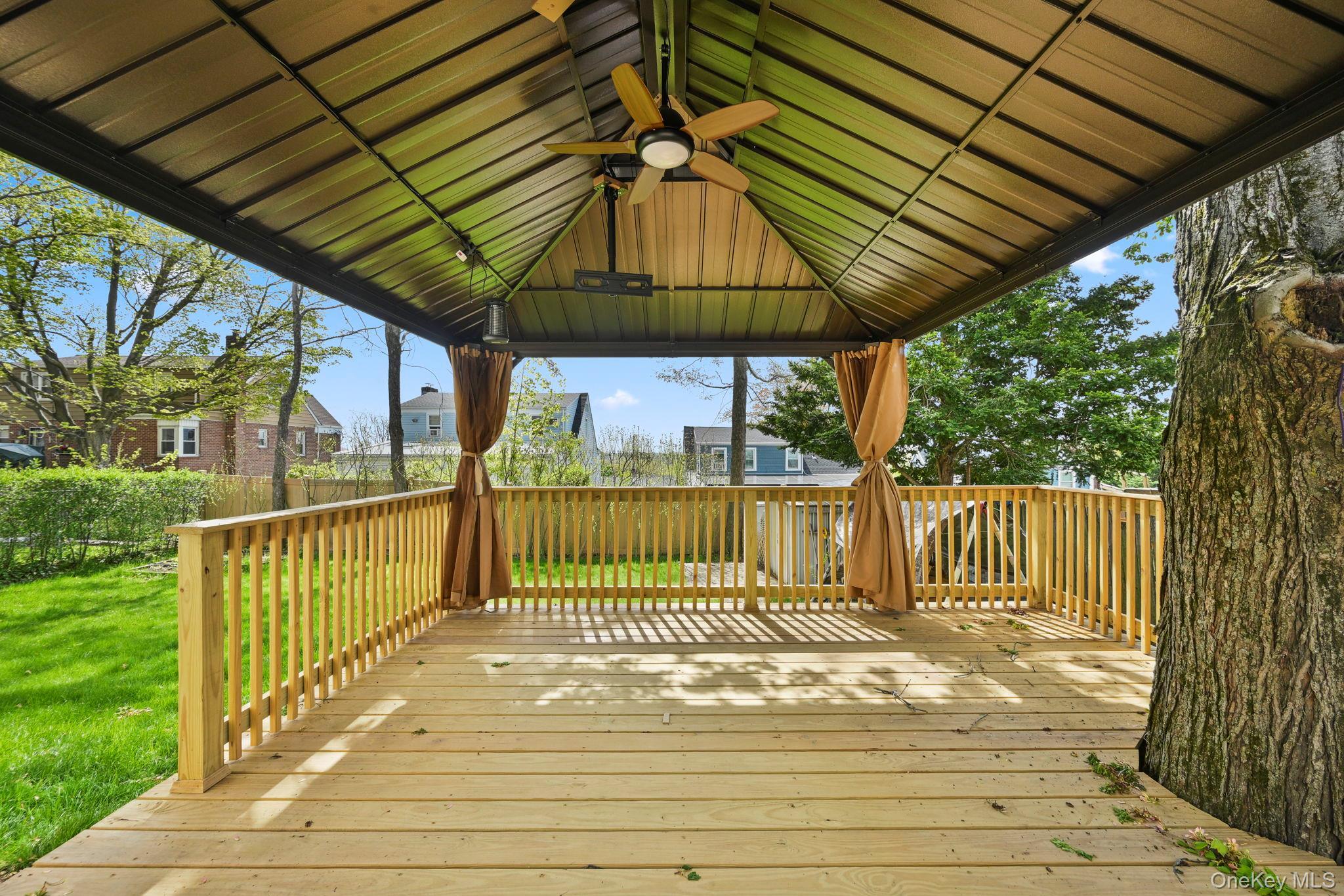 Single Family Croydon  Westchester County, NY 10710, MLS-990221-44