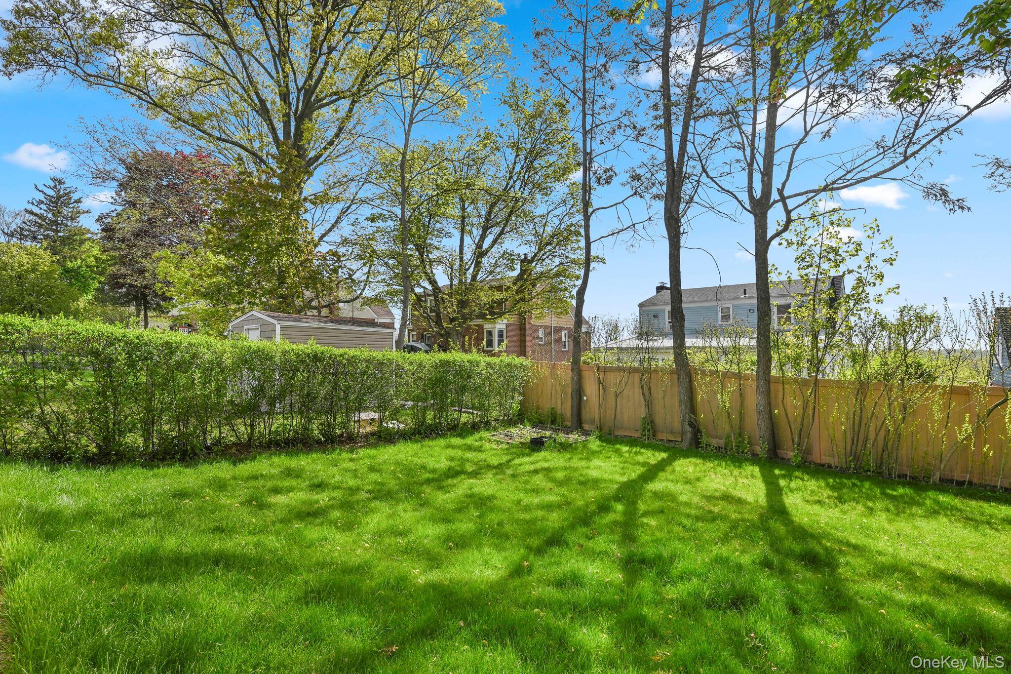 Single Family Croydon  Westchester County, NY 10710, MLS-990221-47