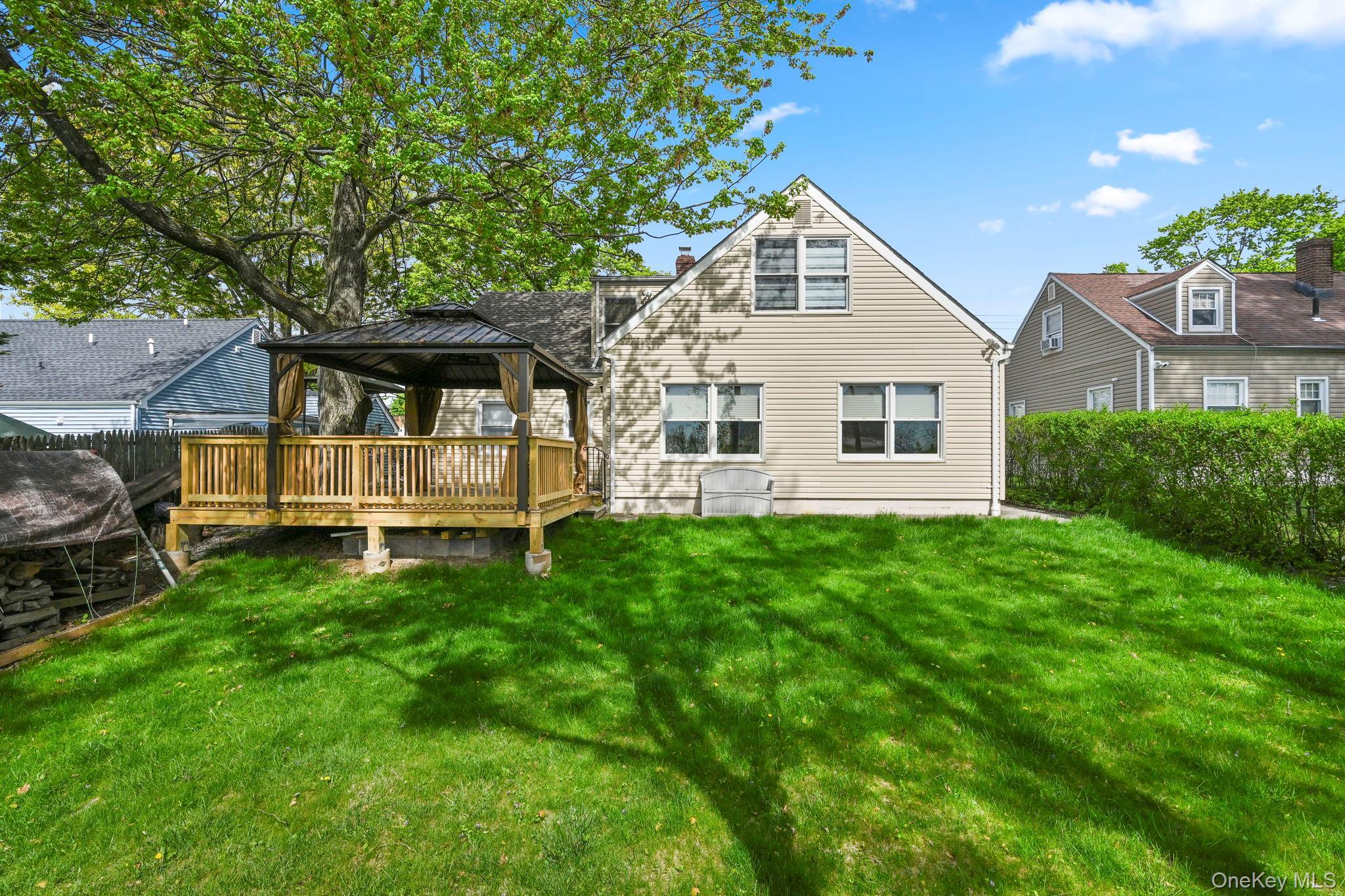 Single Family Croydon  Westchester County, NY 10710, MLS-990221-48
