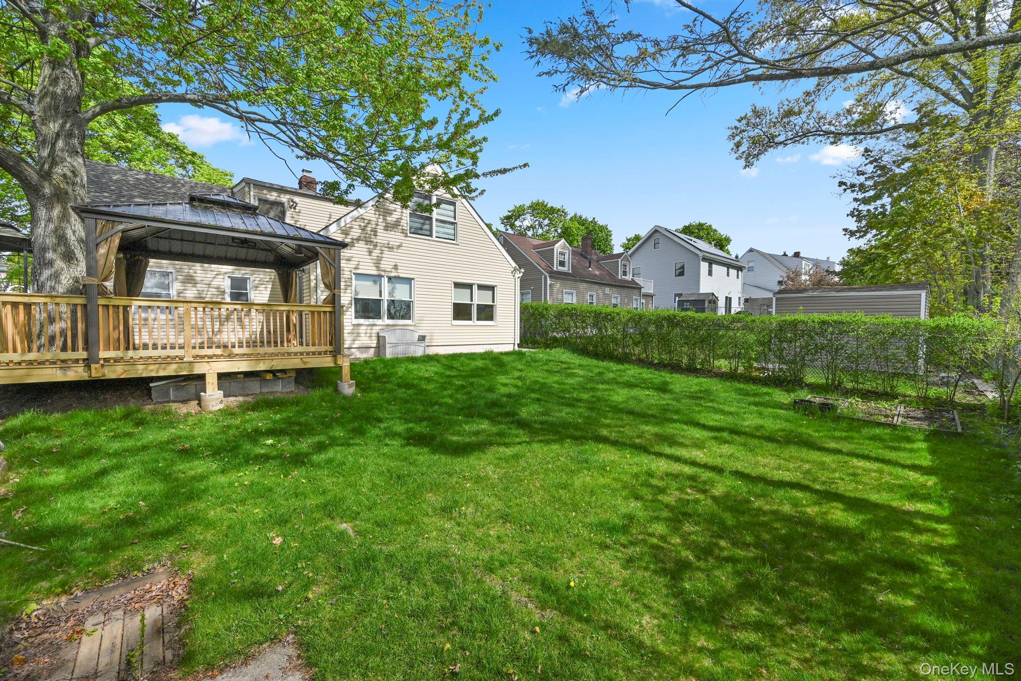 Single Family Croydon  Westchester County, NY 10710, MLS-990221-49