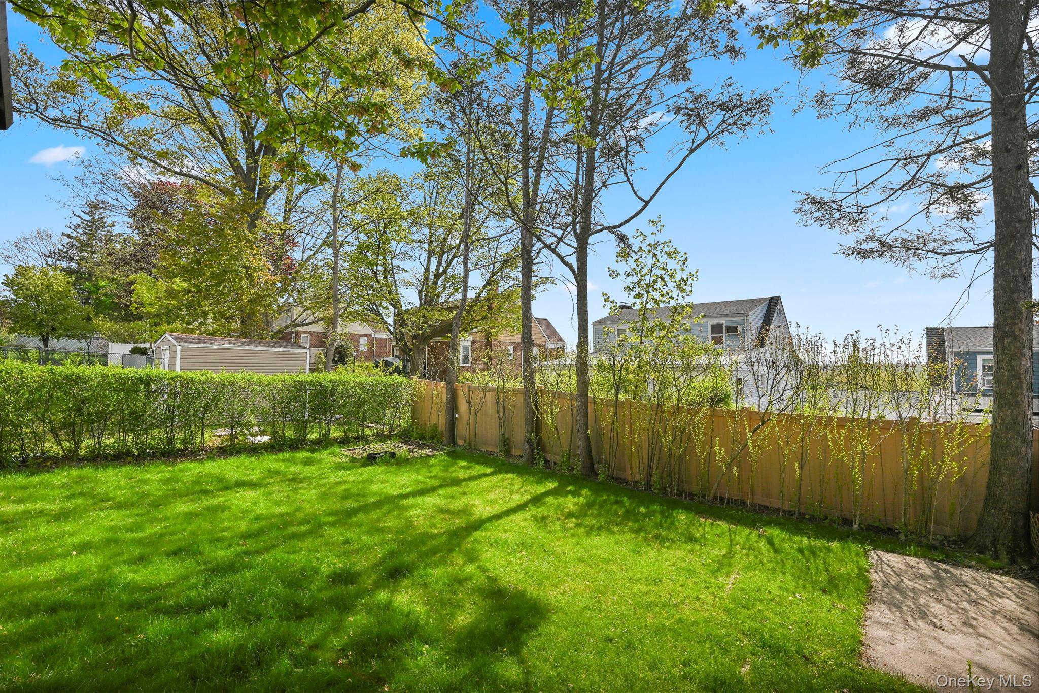 Single Family Croydon  Westchester County, NY 10710, MLS-990221-50