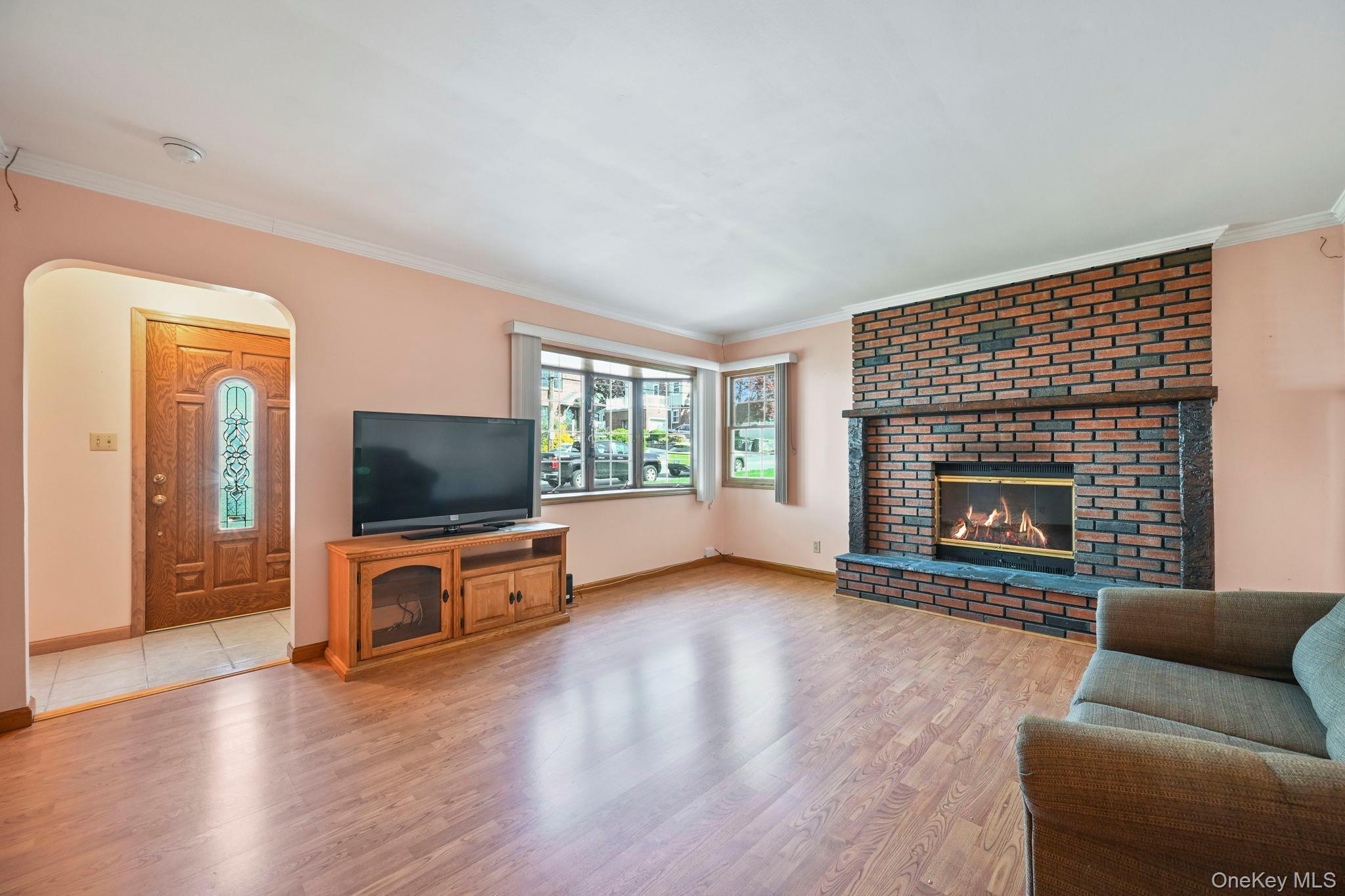 Single Family Croydon  Westchester County, NY 10710, MLS-990221-9