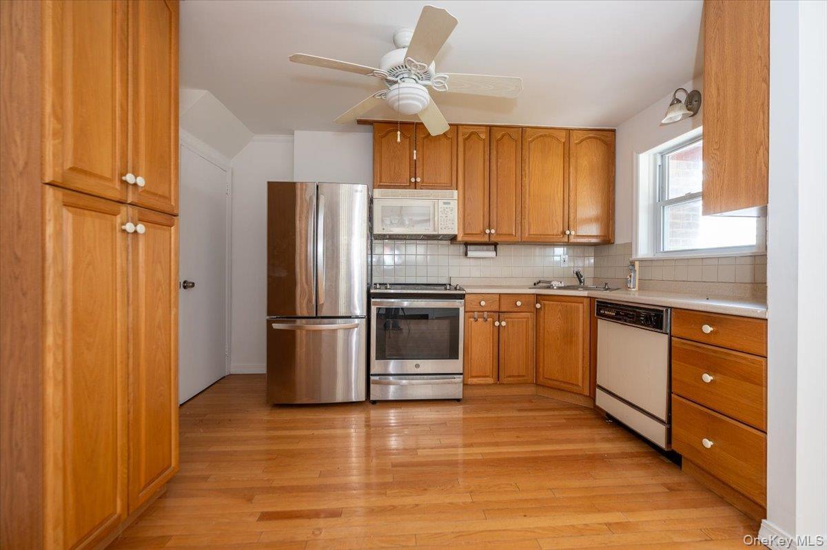 Single Family Pennyfield  Bronx, NY 10465, MLS-990234-7