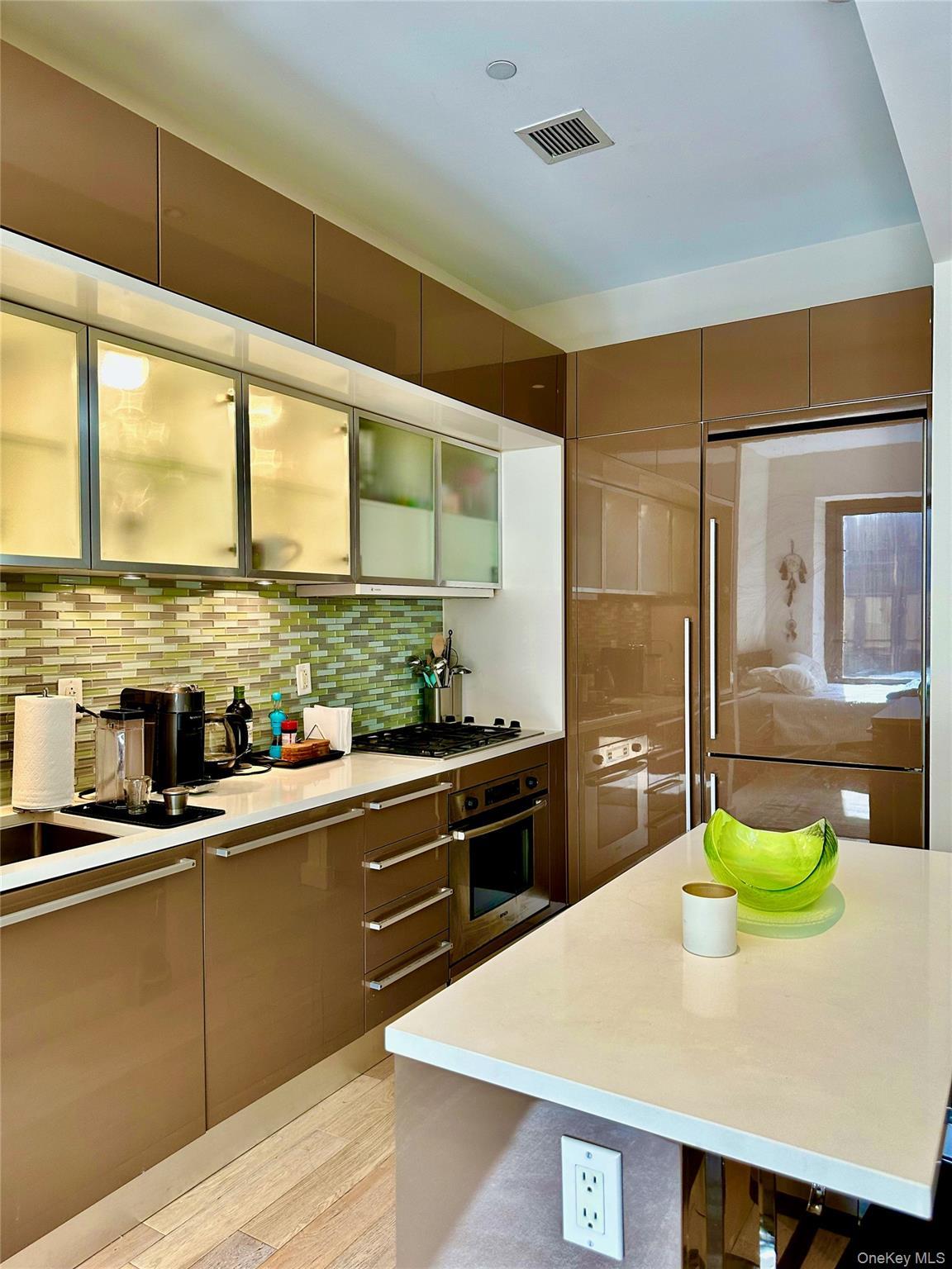 Condo Wall  Manhattan, NY 10005, MLS-990299-2