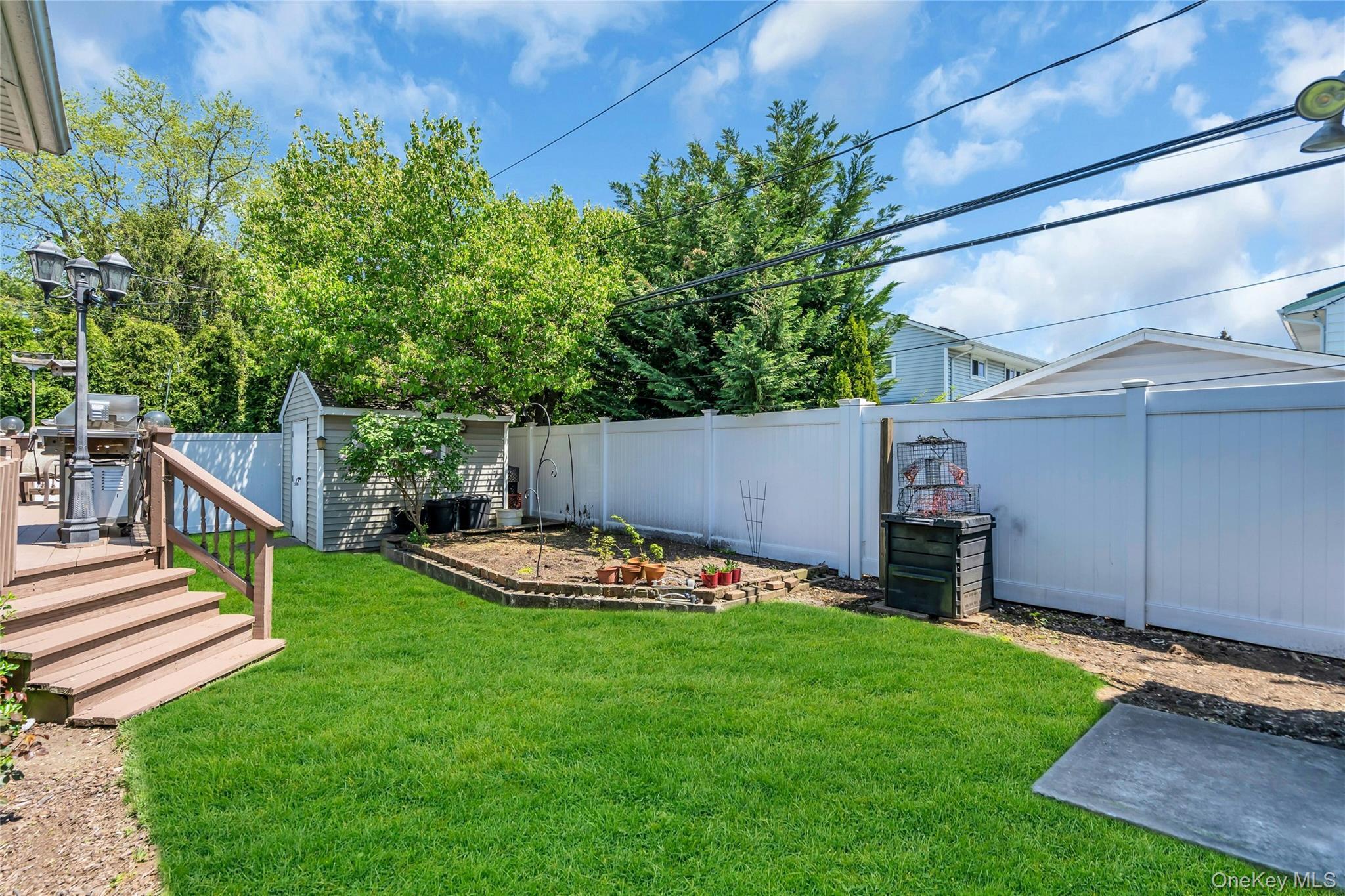 Single Family Peachtree Lane  Nassau County, NY 11801, MLS-990344-31